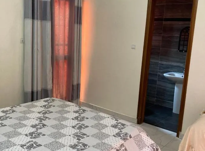 Maison Oceane A Zac Mbao
